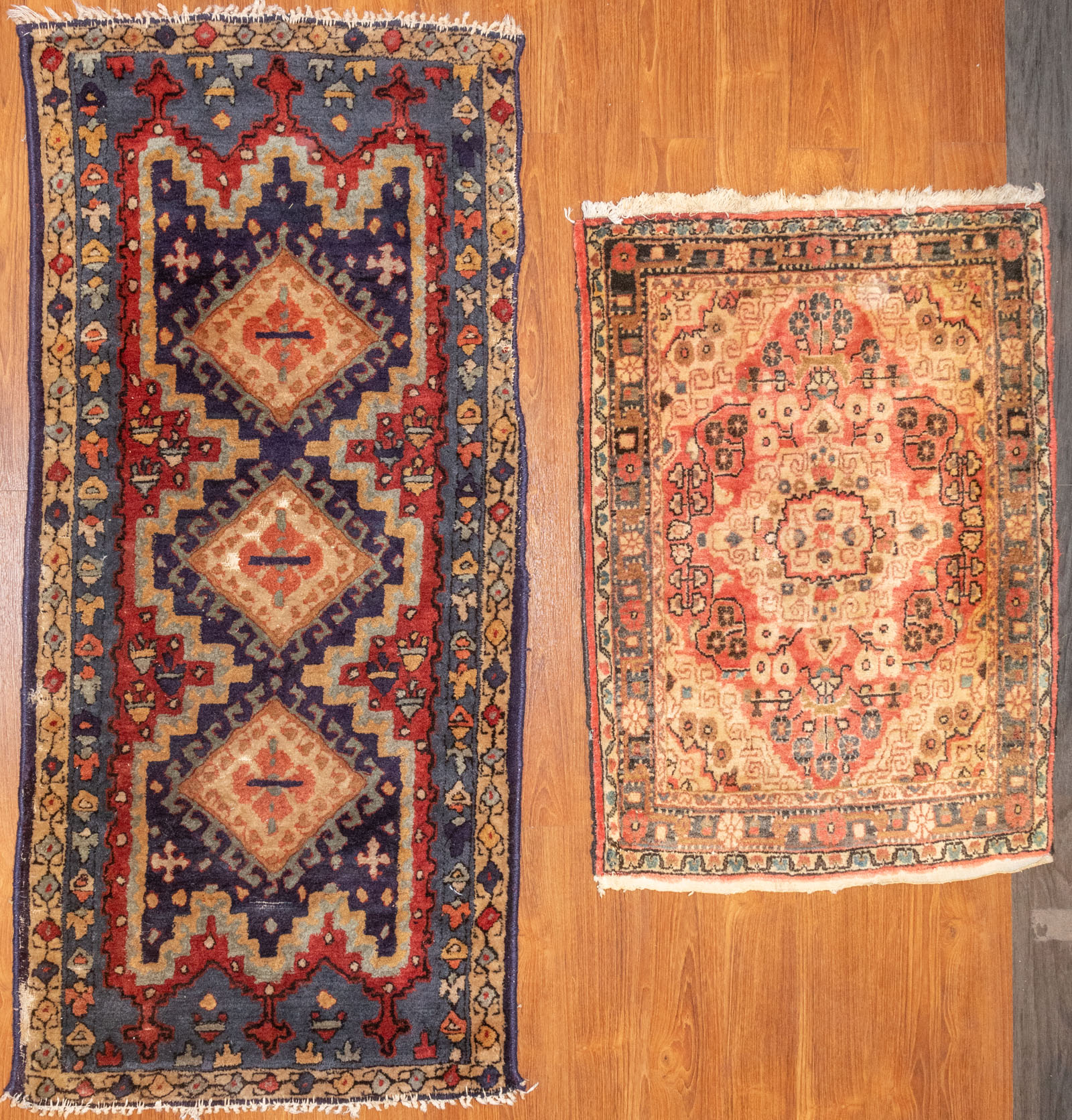 SEMI-ANTIQUE SAROUK RUG & HAMADAN