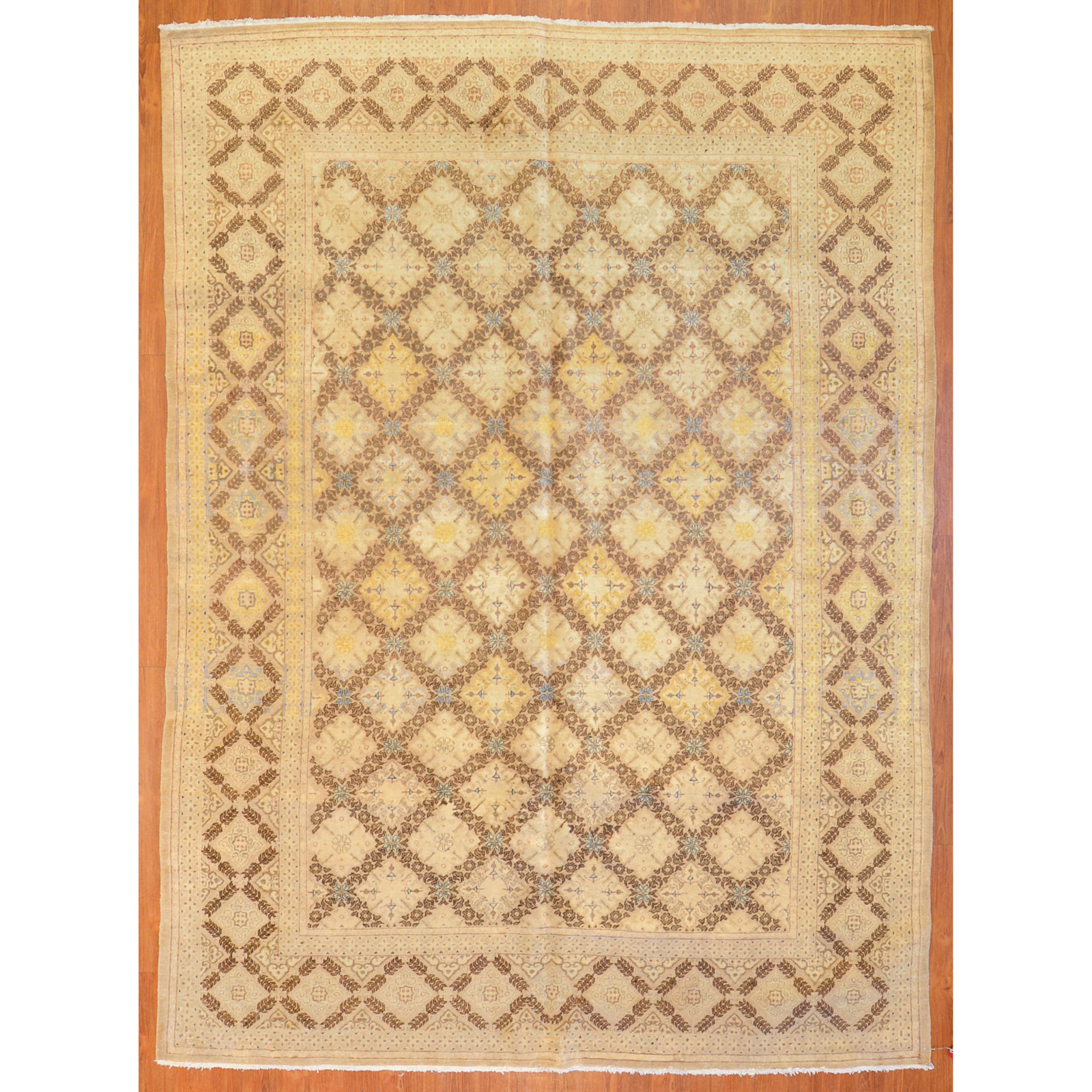 SEMI-ANTIQUE TABRIZ RUG, PERSIA,
