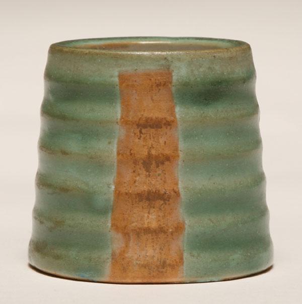Semi-matte glaze ribbed match