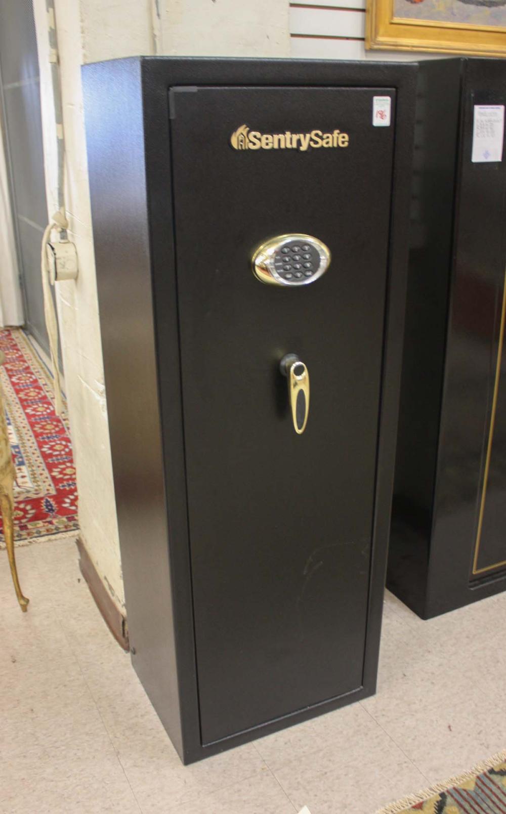 SENTRY COMBINATION LOCK FLOOR SAFE,