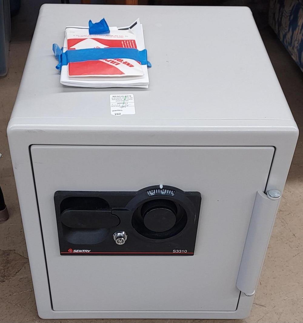 SENTRY S3310 SAFESentry S3310 Safe,