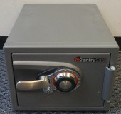 SENTRY SINGLE-DOOR SAFE, 14 X