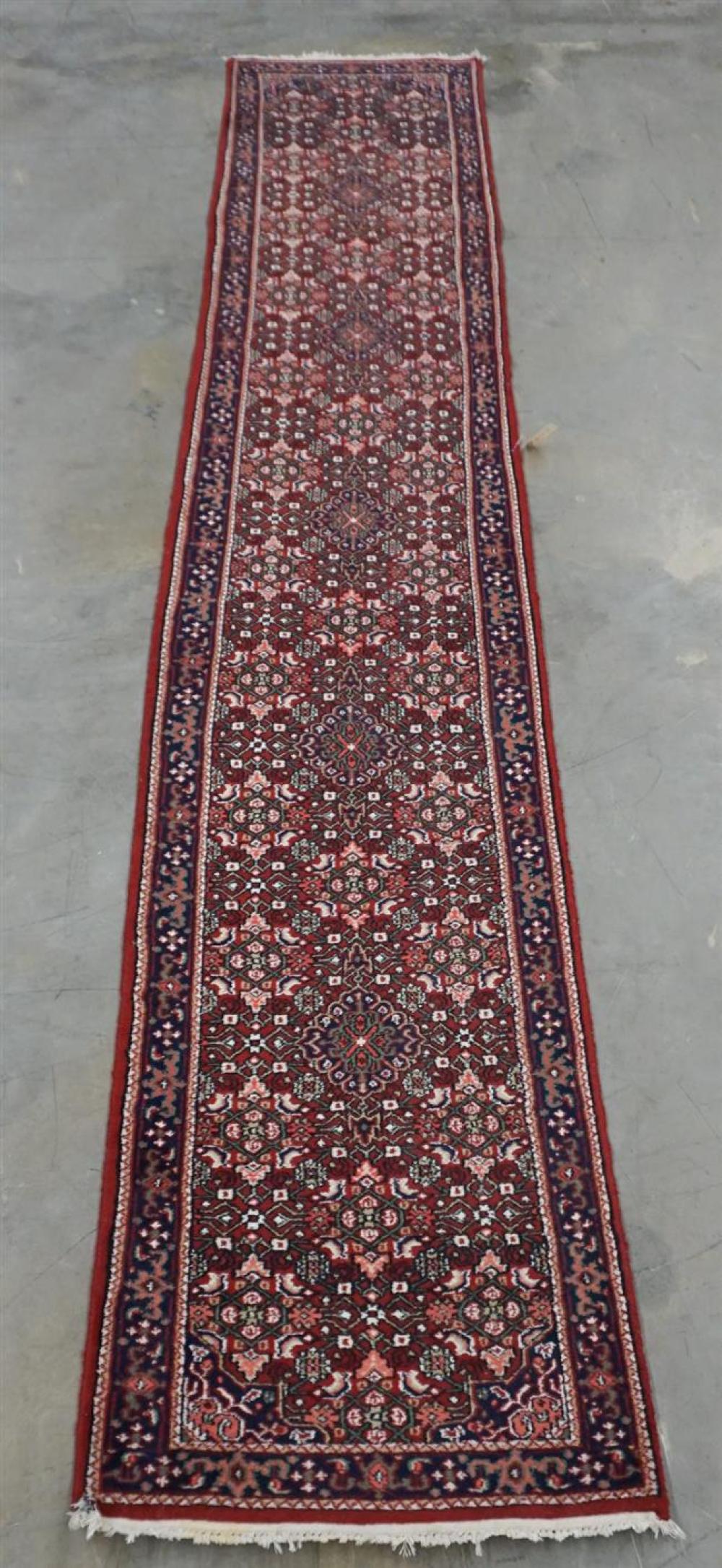SEREBAND RUNNER, 12 FT X 2 FT 2