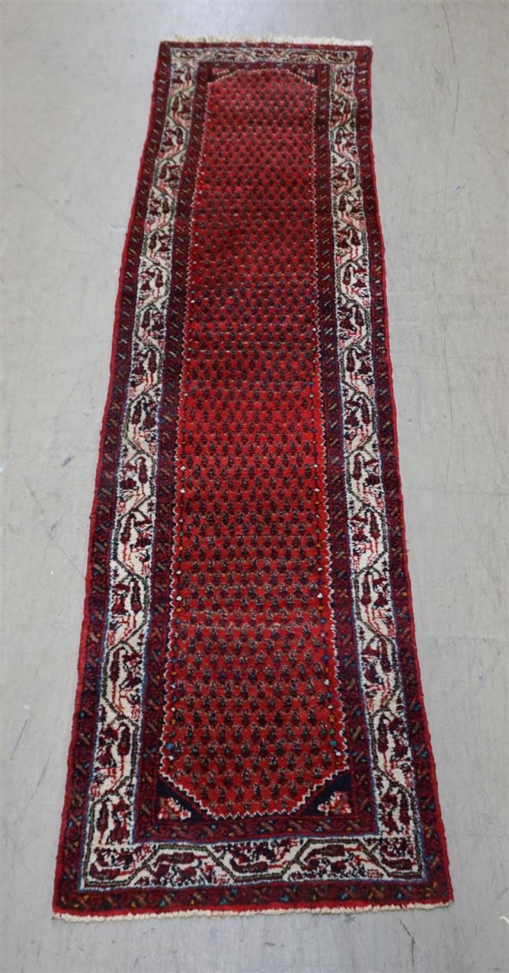 SEREBAND RUNNER; 9 FT 10 IN X 2