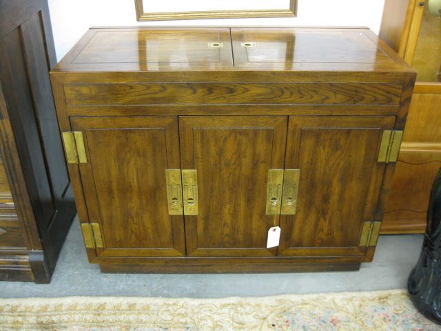 Server lift-top with door below