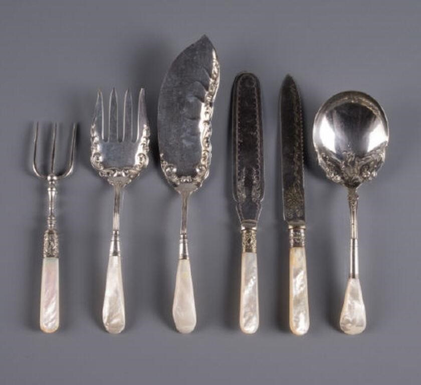 SERVING IMPLEMENTS WITH MOTHER OF