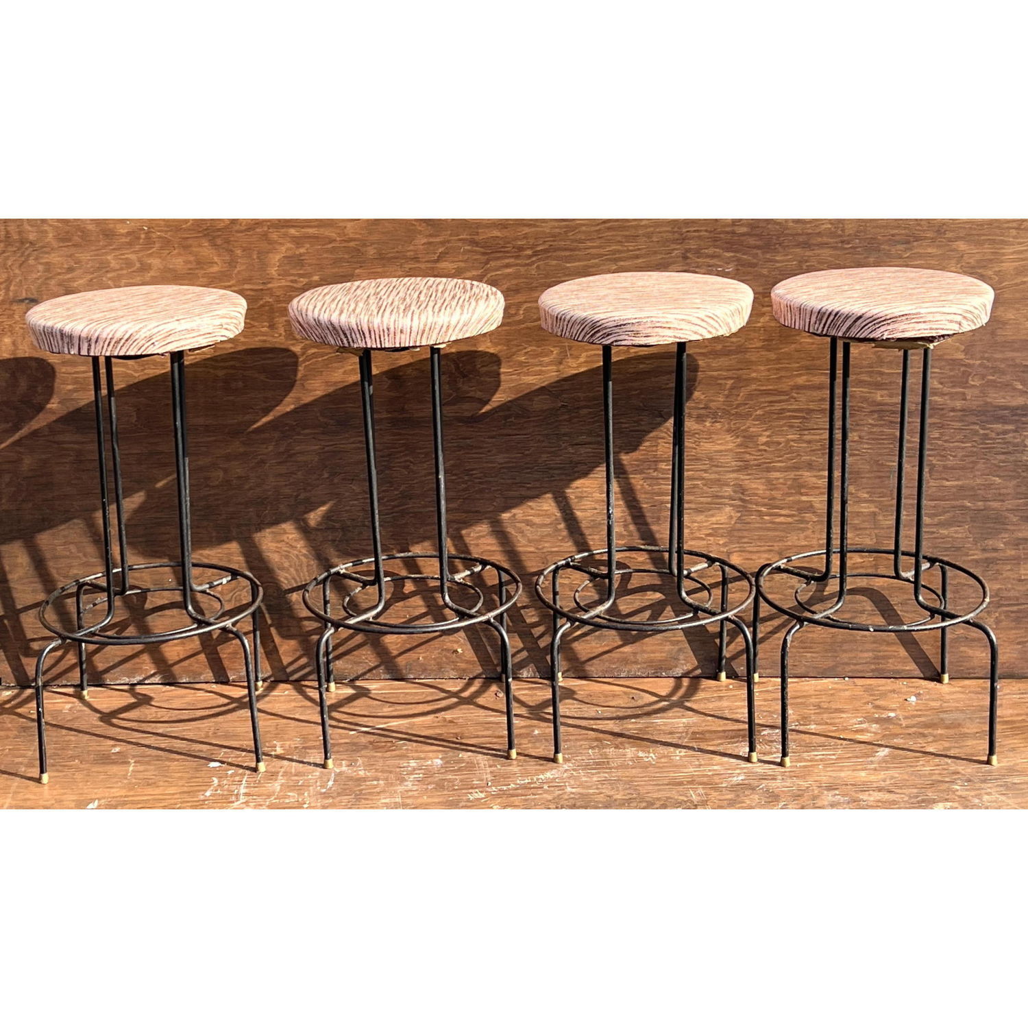 Set 4 Modernist Iron Frame Bar