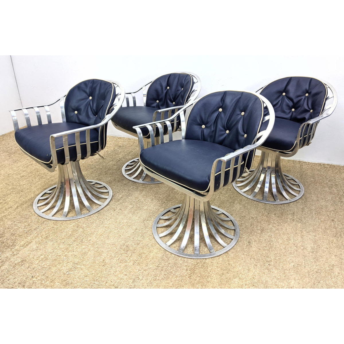 Set 4 RUSSELL WOODARD Arm Dining