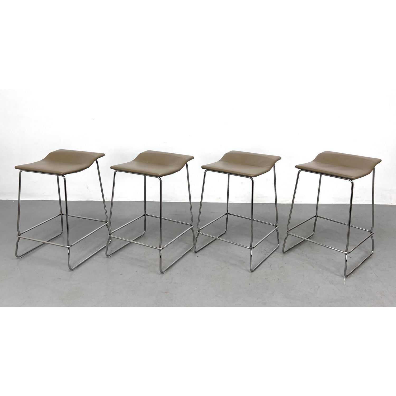 Set 4 Steelcase Coalesse Counter