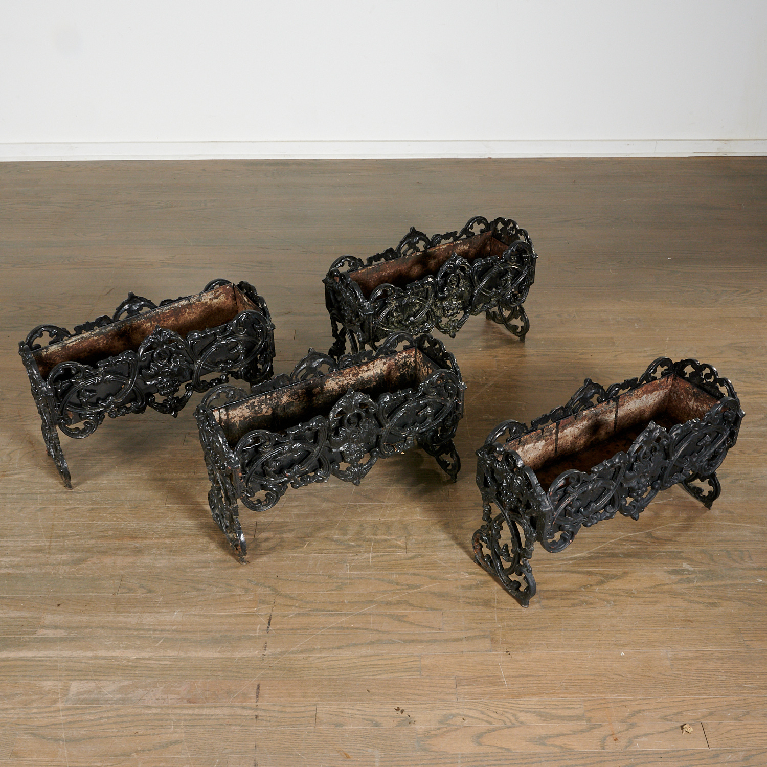 SET (4) VICTORIAN CAST IRON