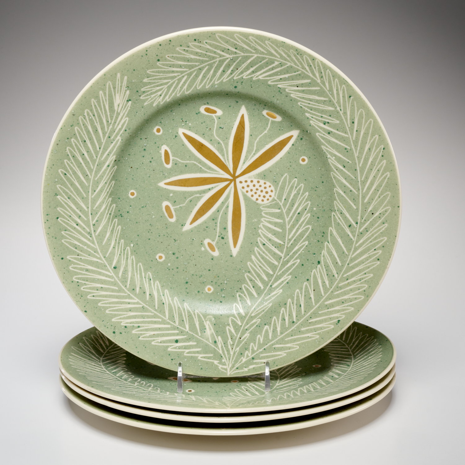 SET (4) WAYLANDE GREGORY PLATES