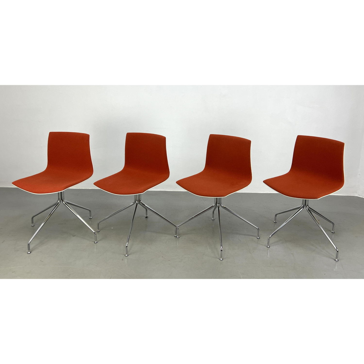 Set 4 White Fiberglass ARPER Dining