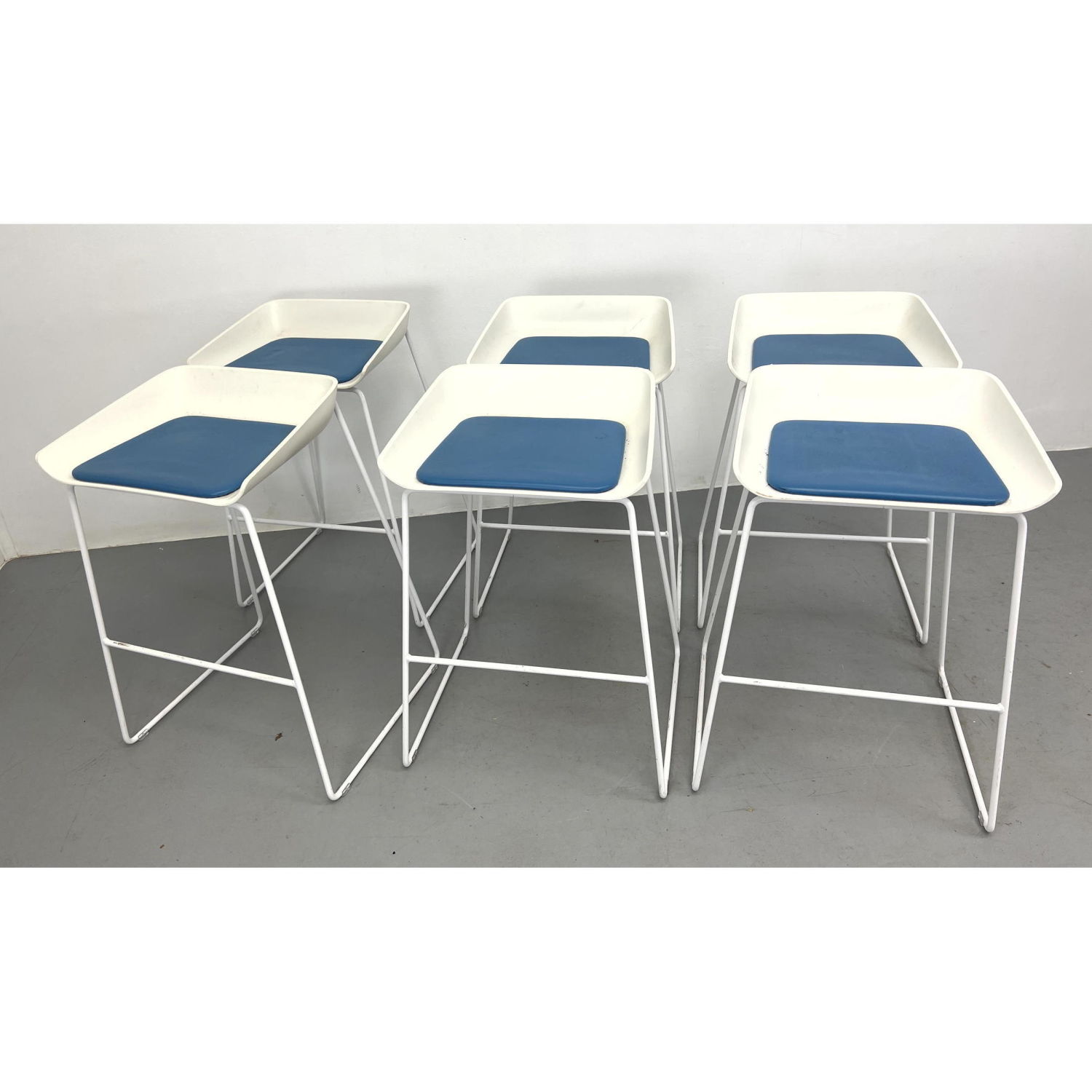 Set 6 Steelcase Turnstone scoop bar