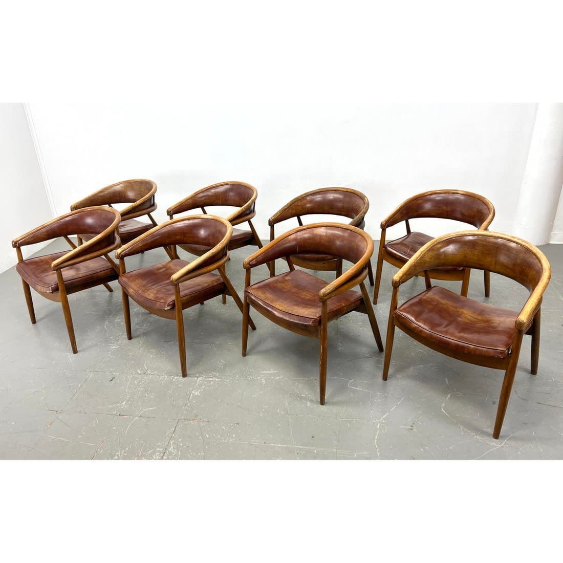 Set 8 B-3300 Randomsko Chairs
