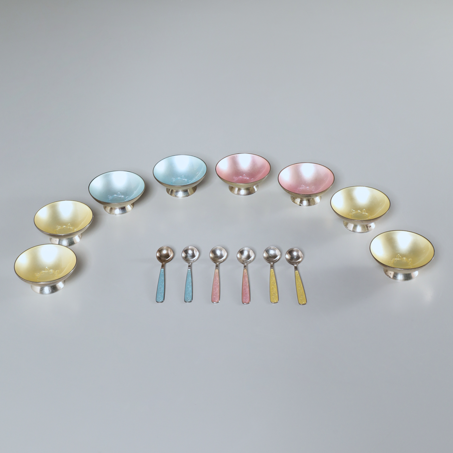 SET (8) VOHLMER BAHNER ENAMELED