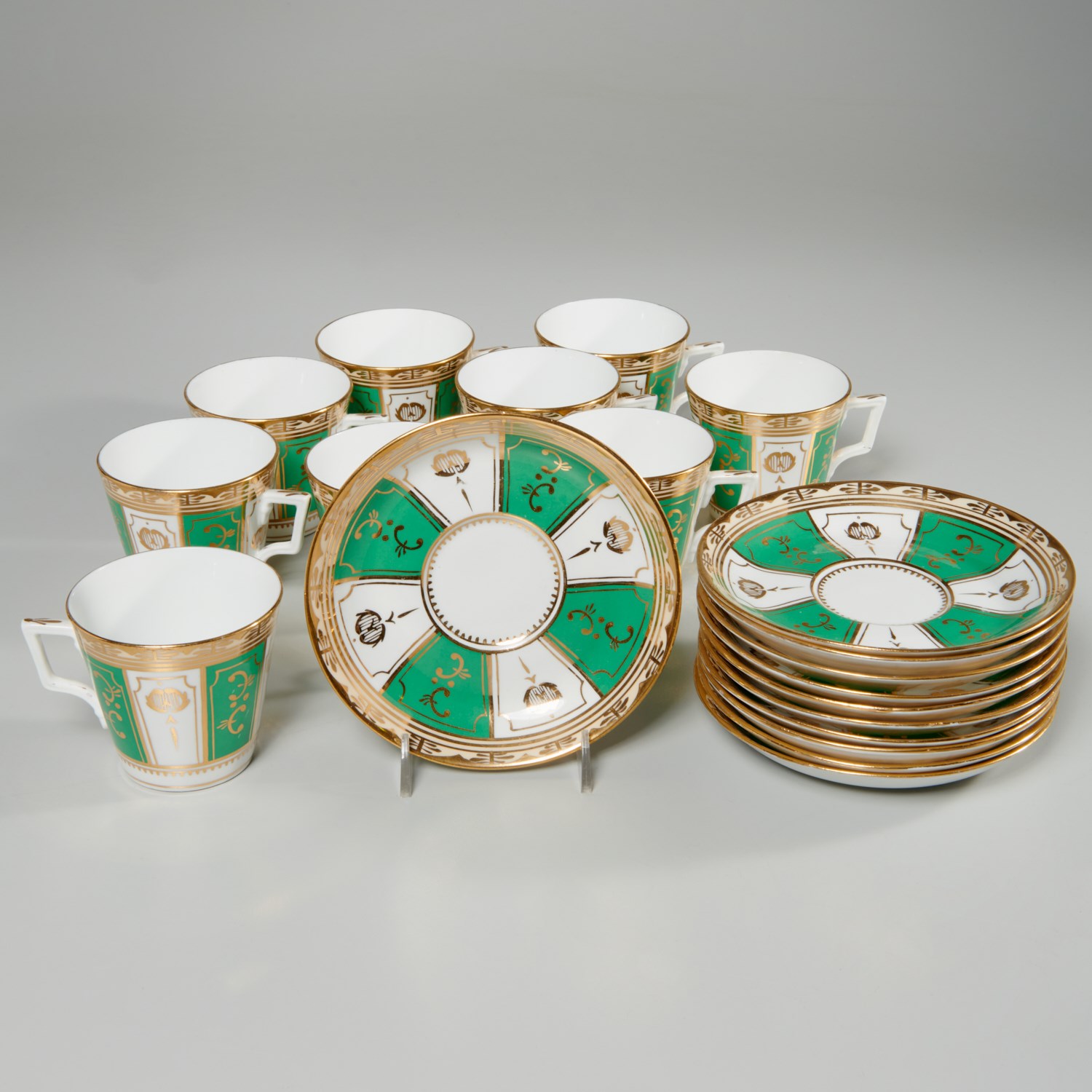 SET CROWN CHELSEA GILT TEACUPS