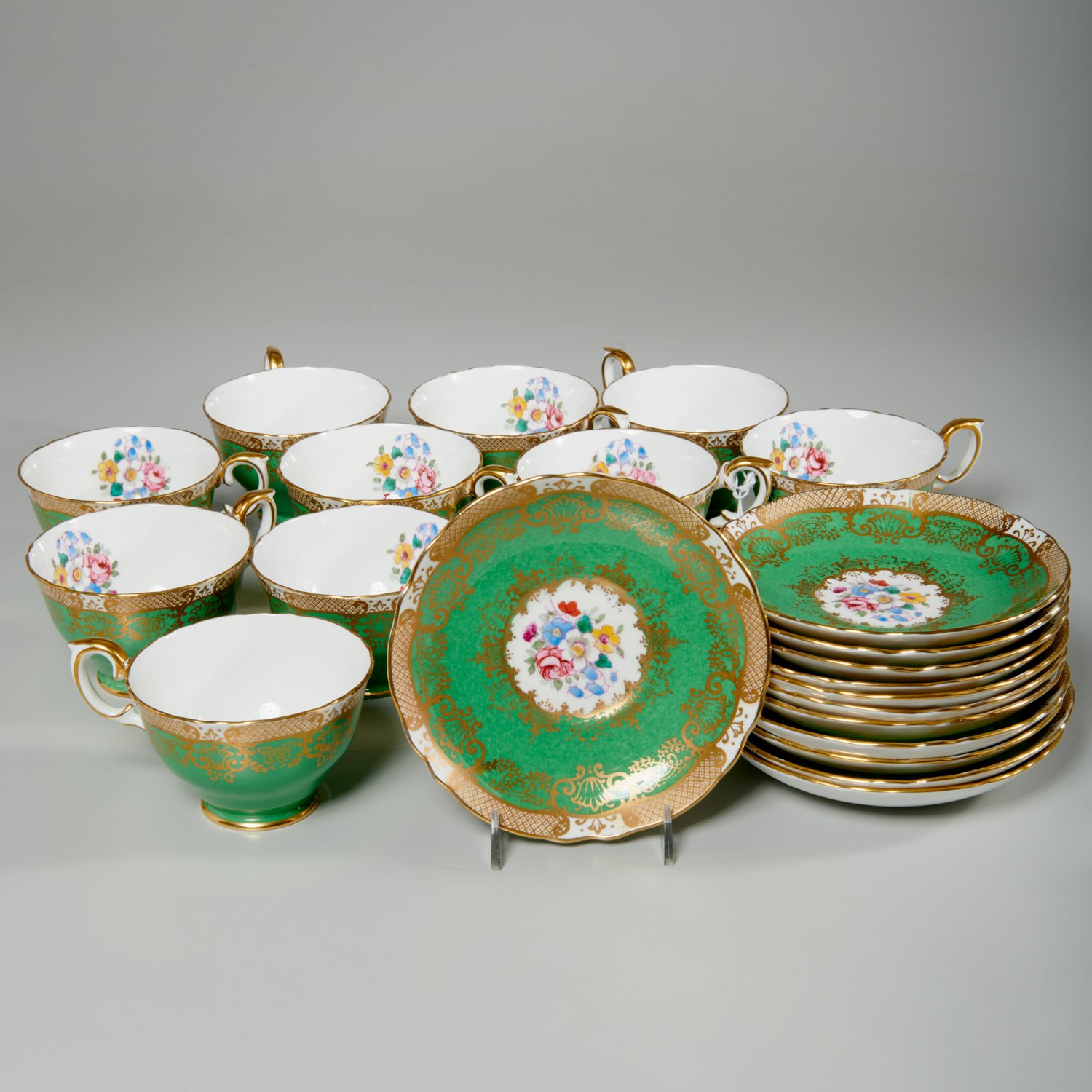 SET CROWN STAFFORDSHIRE TEACUPS AND
