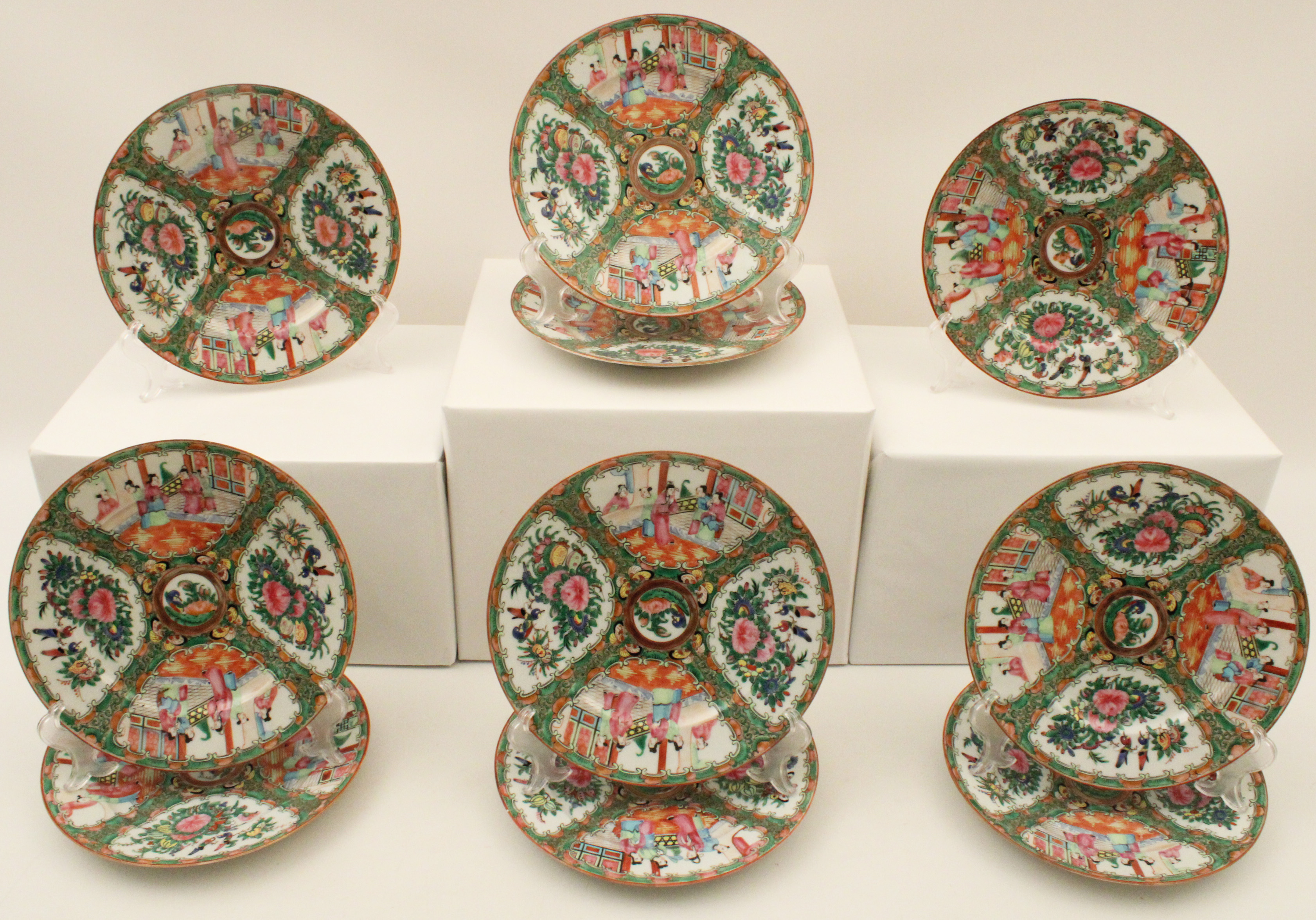 SET OF 10 ROSE MEDALLION PLATES;