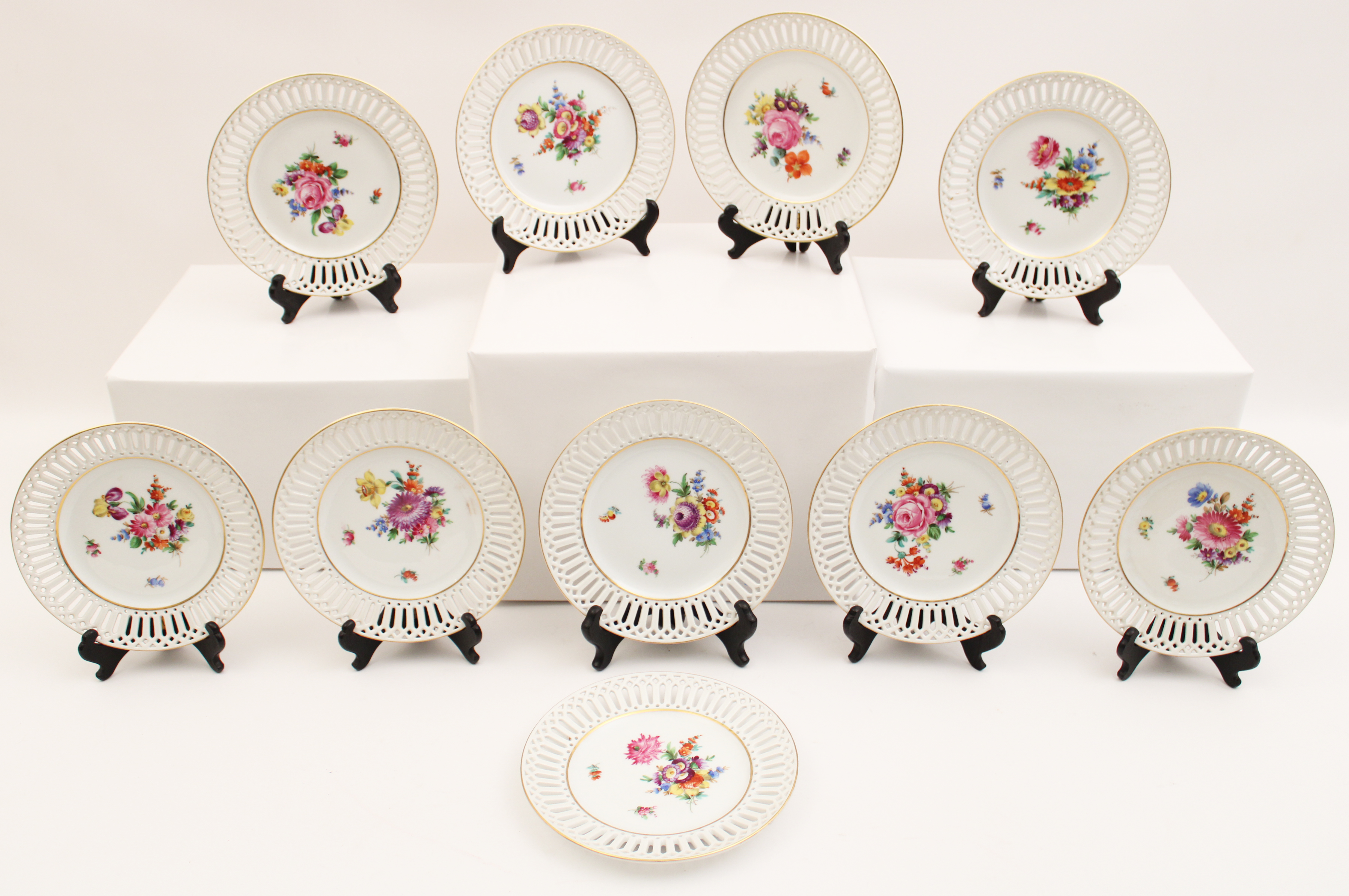 SET OF 12 GERMAN HANDPAINTED PLATES
