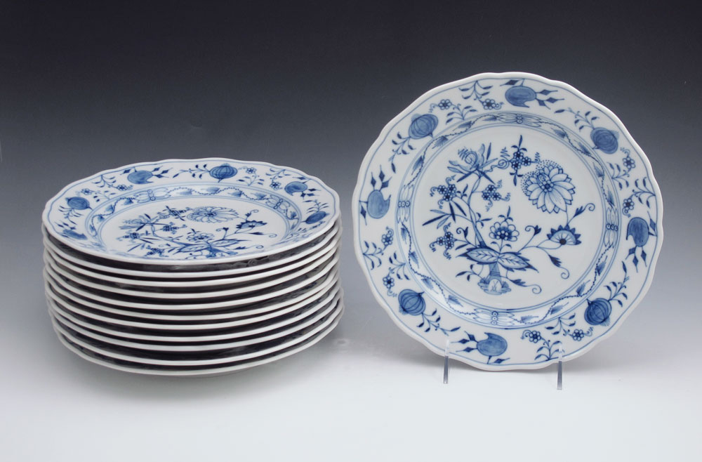 SET OF 12 MEISSEN BLUE ONION DINNER