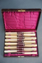 SET OF 12 MERIDEN CUTLERY CO L