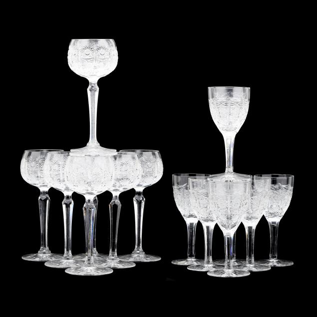 SET OF (16) QUEEN LACE WINE GLASSES