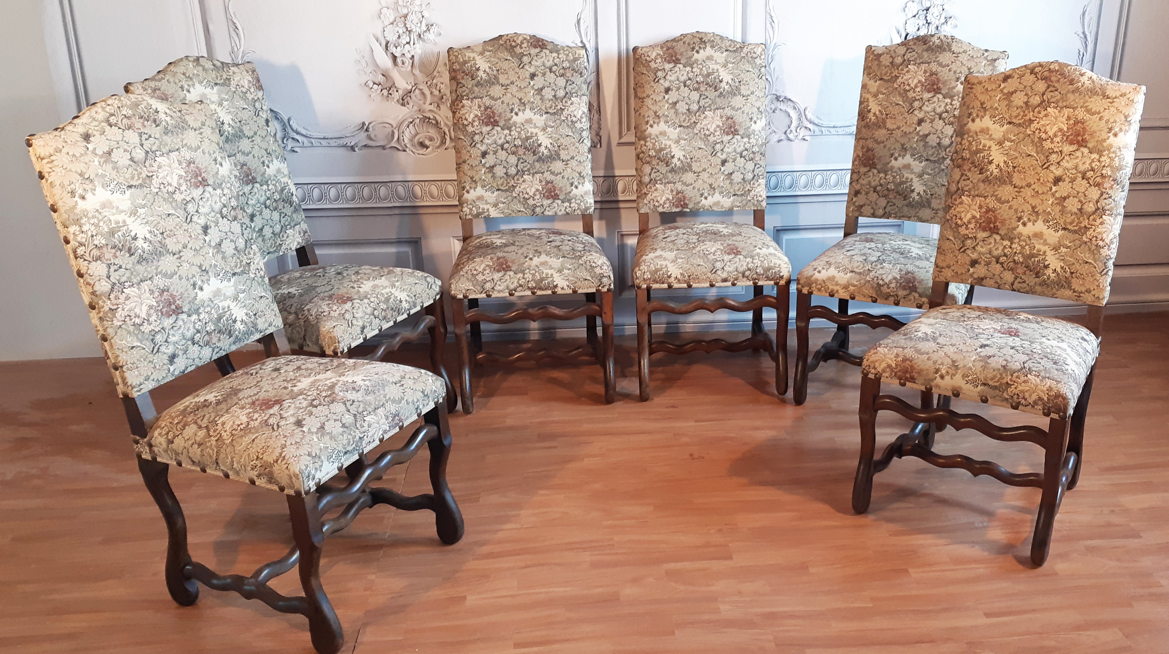 SET OF 6 LOUIS XIII STYLE CARVED