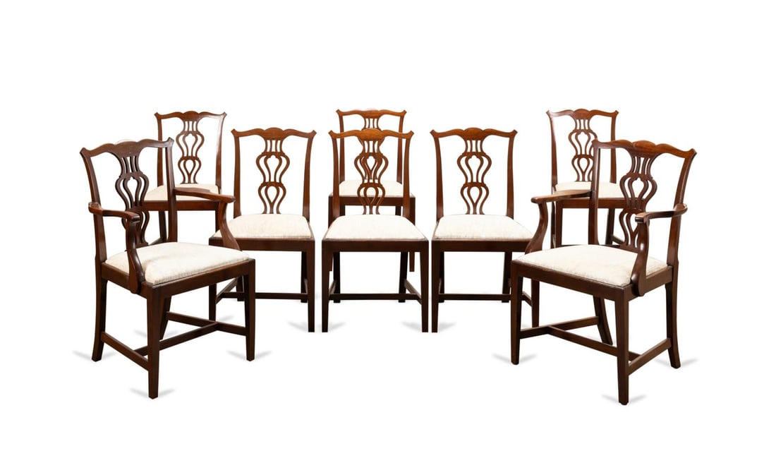 SET OF 8 CHIPPENDALE STYLE MAHOGANY