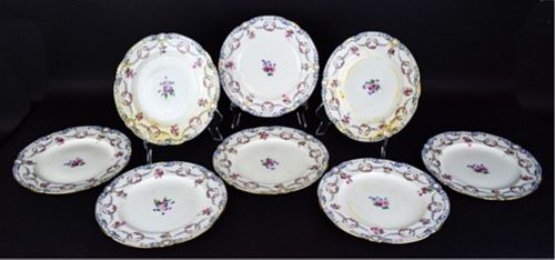 SET OF 8 PORCELAIN DINNER PLATES8
