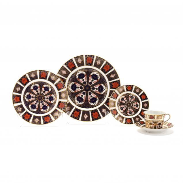 SET OF (85) ROYAL CROWN DERBY TABLE
