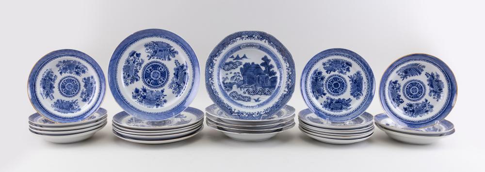 SET OF CHINESE EXPORT BLUE AND