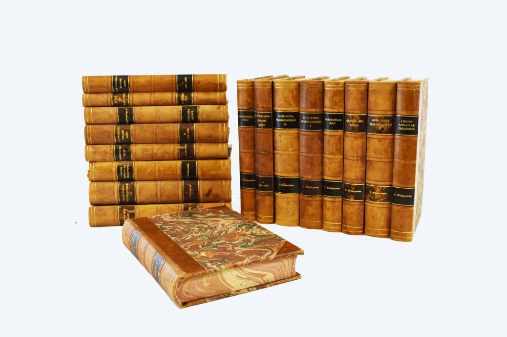 SET OF DECORATIVE LEATHER BOUND