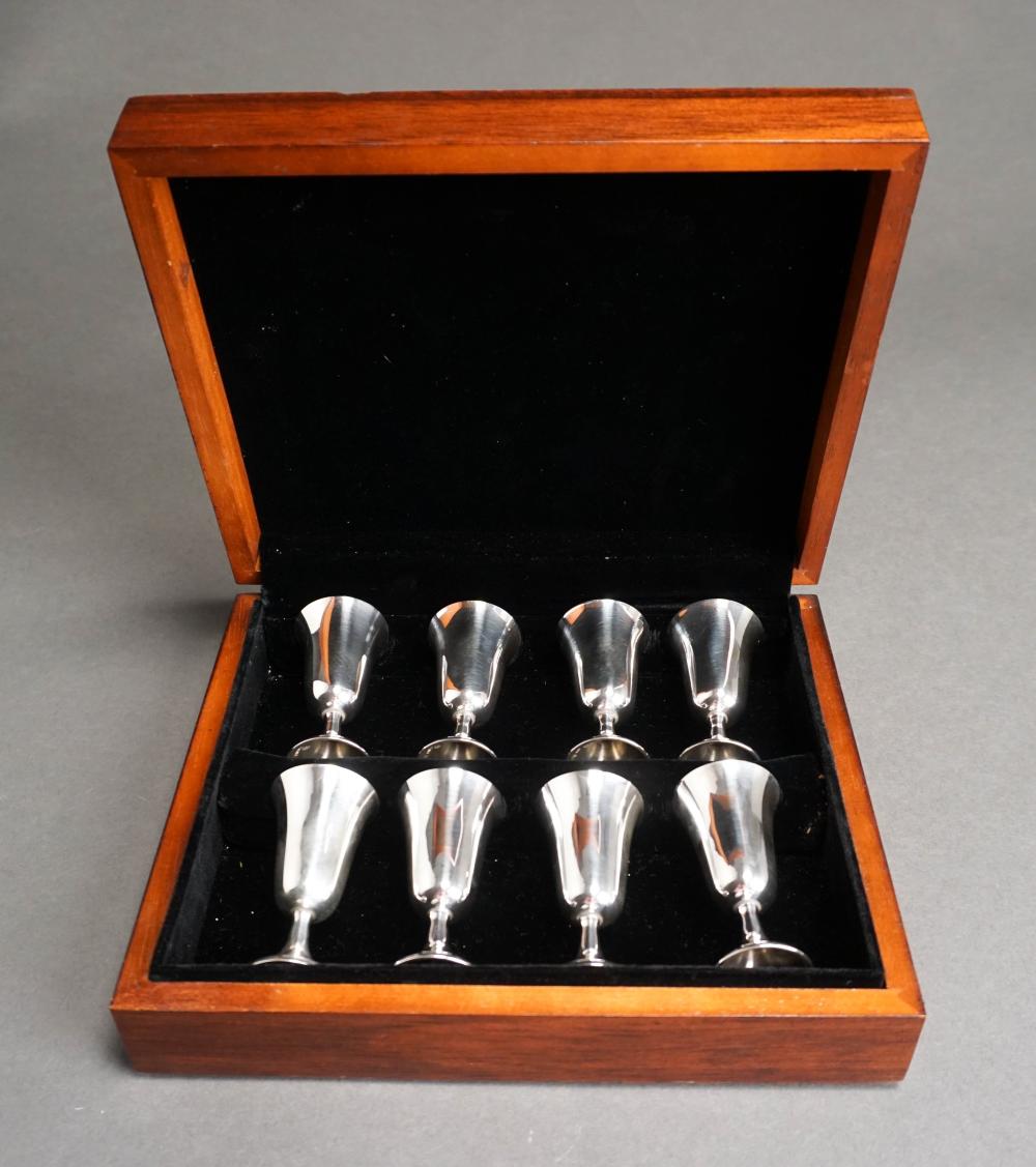 SET OF EIGHT MANCHESTER STERLING