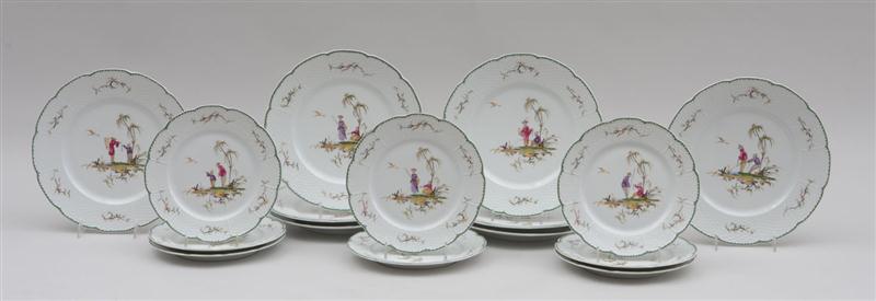 SET OF EIGHT RAYMOND & CIE