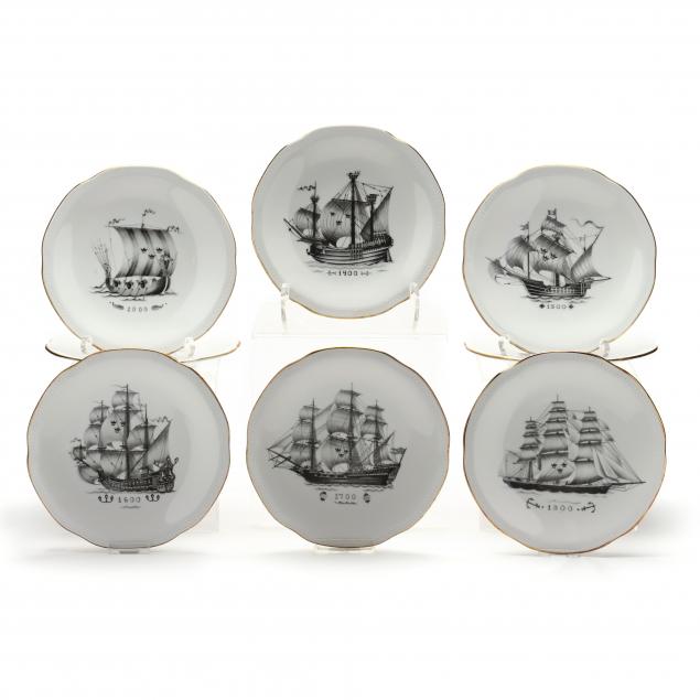 SET OF EIGHT RORSTRAND PLATES
