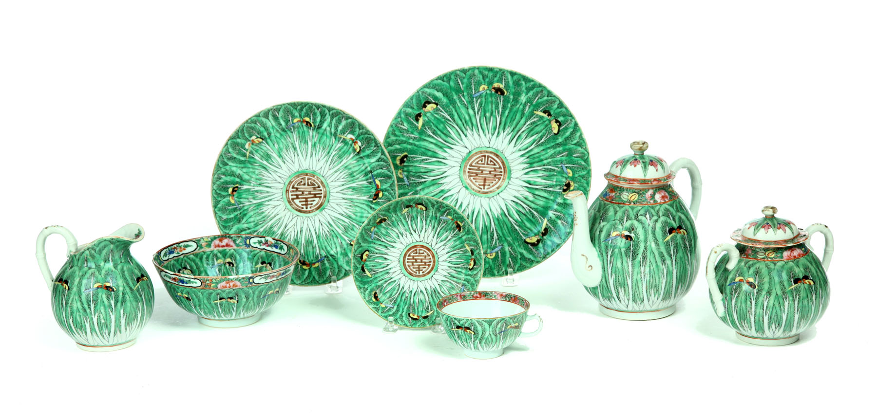 SET OF EXPORT-STYLE CHINA. 