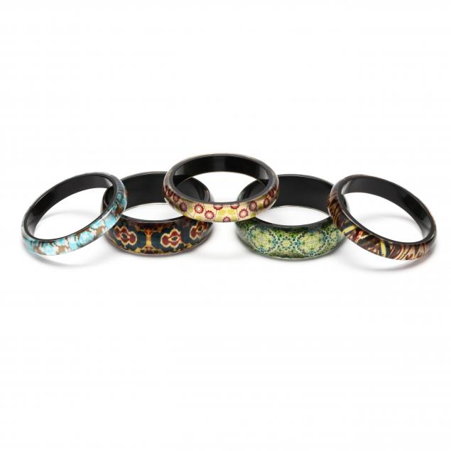 SET OF FIVE ACRYLIC BRACELETS