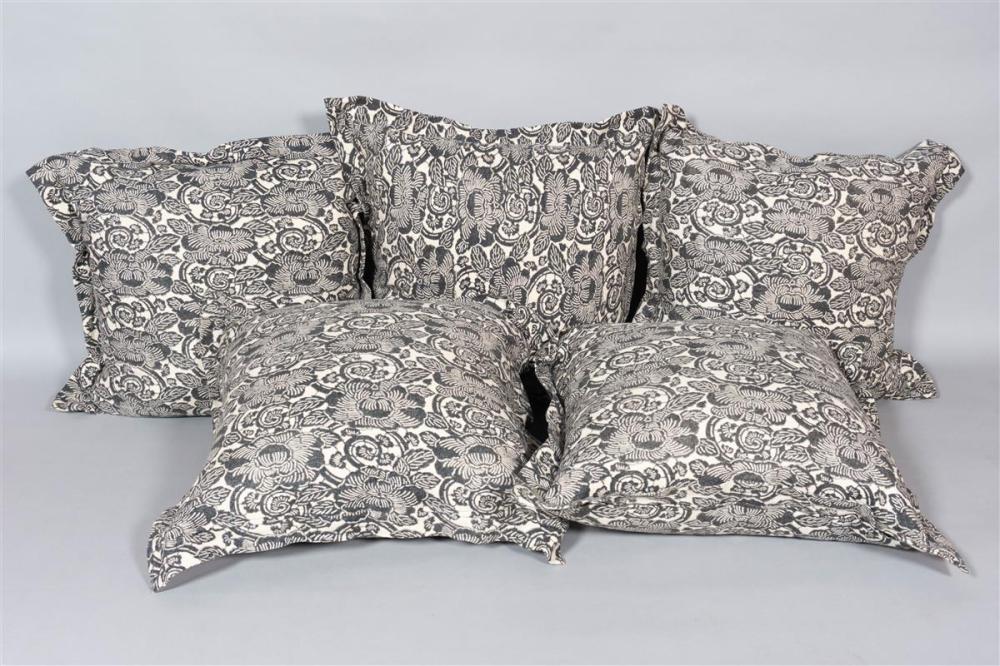 SET OF FIVE BLUE AND WHITE THROW