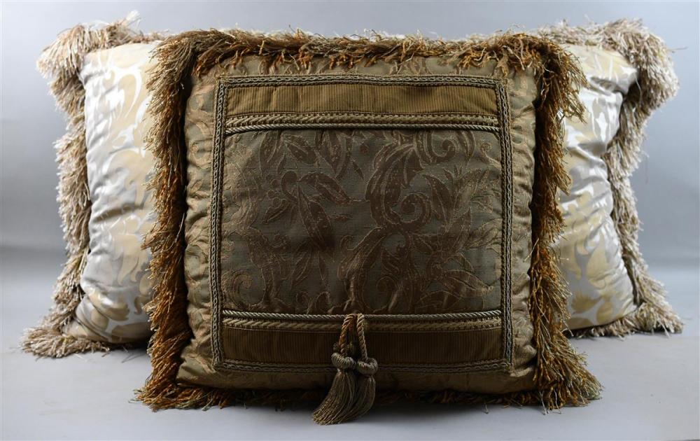 SET OF FIVE DECORATOR PILLOWSSET OF