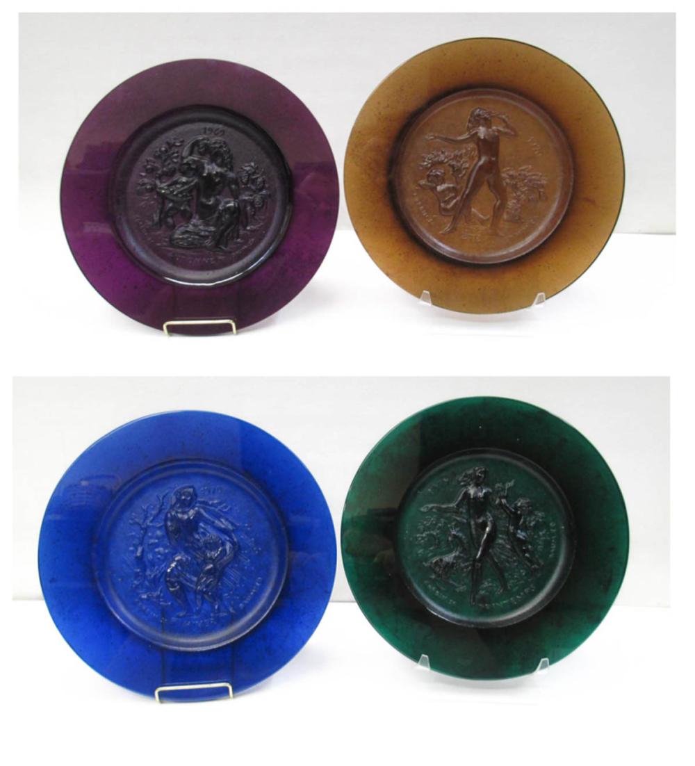SET OF FOUR DAUM PATE DE VERRE