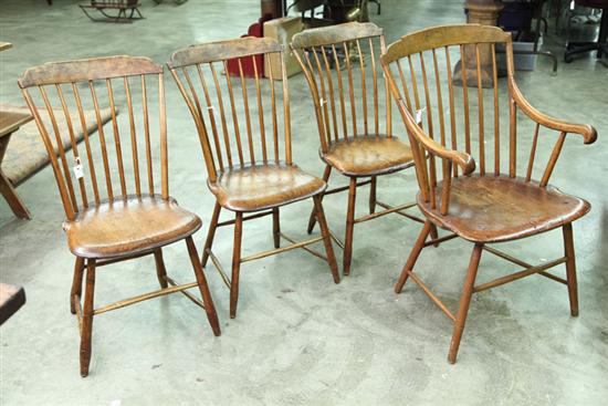 SET OF FOUR WINDSOR CHAIRS. Pine