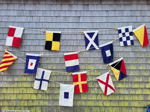 SET OF FOURTEEN PENNANT STYLE