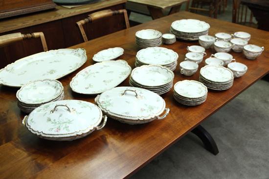 SET OF HAVILAND CHINA. Service