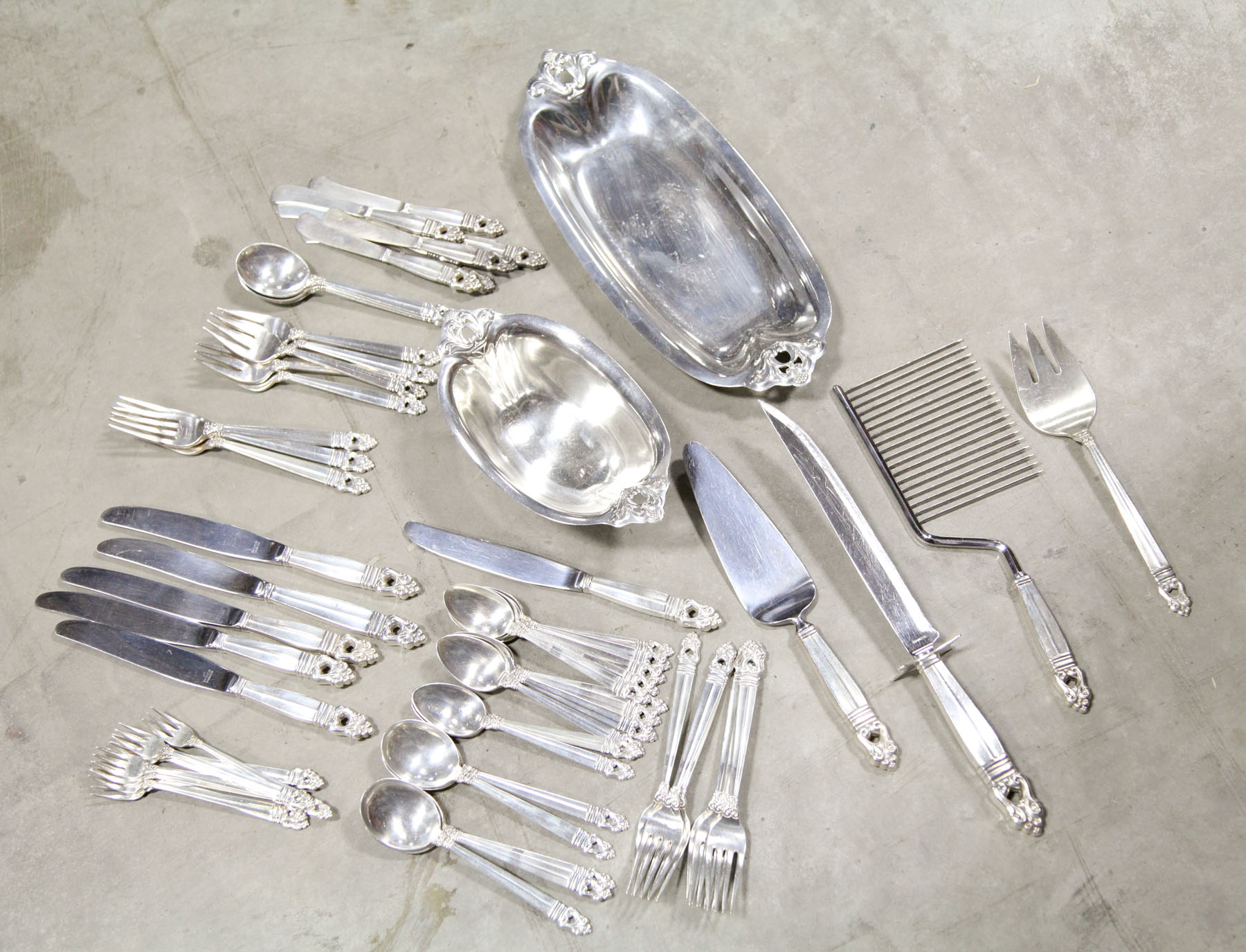 SET OF INTERNATIONAL STERLING