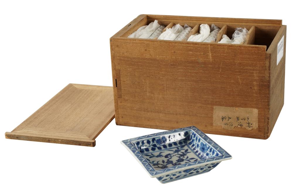 SET OF JAPANESE CERAMIC
