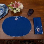 SET OF LINENS EMBROIDERED WITH