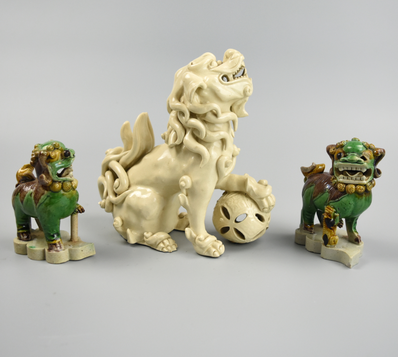 SET OF LION STATUE W/ SANCAI &