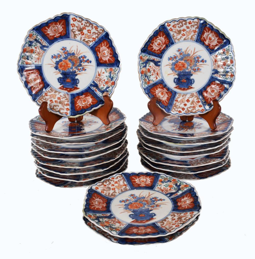SET OF NINETEEN JAPANESE IMARI