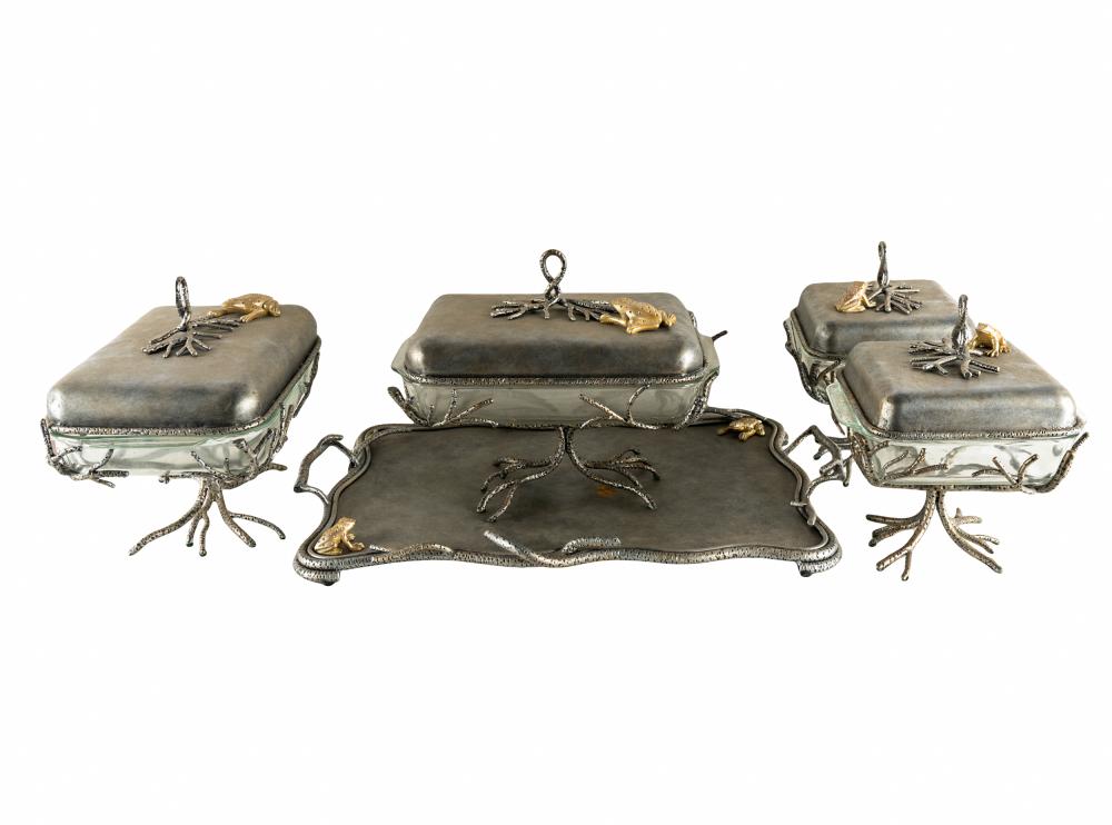 SET OF PAINTED METAL SERVING