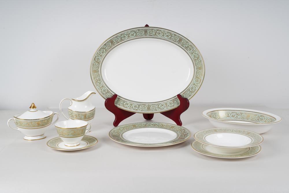 SET OF ROYAL DOULTON PORCELAIN